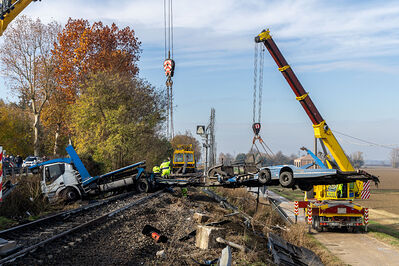SCONTRO TRENO CAMION SENETICA