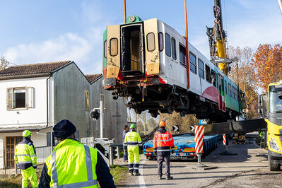 SCONTRO TRENO CAMION SENETICA
