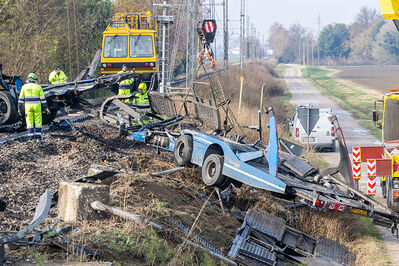 SCONTRO TRENO CAMION SENETICA