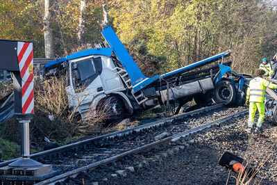 SCONTRO TRENO CAMION SENETICA