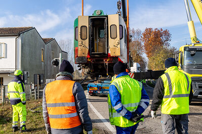 SCONTRO TRENO CAMION SENETICA