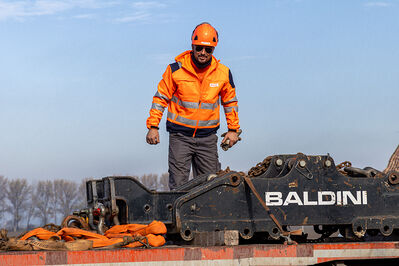 SCONTRO TRENO CAMION SENETICA