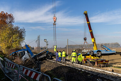SCONTRO TRENO CAMION SENETICA