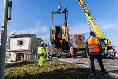 SCONTRO TRENO CAMION SENETICA