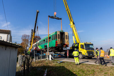 SCONTRO TRENO CAMION SENETICA