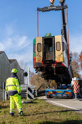 SCONTRO TRENO CAMION SENETICA