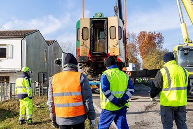 SCONTRO TRENO CAMION SENETICA