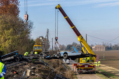 SCONTRO TRENO CAMION SENETICA
