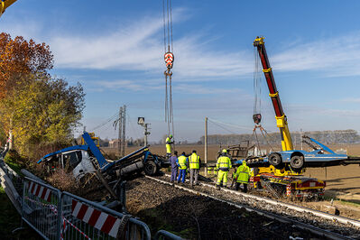 SCONTRO TRENO CAMION SENETICA