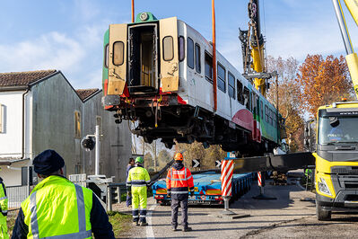 SCONTRO TRENO CAMION SENETICA