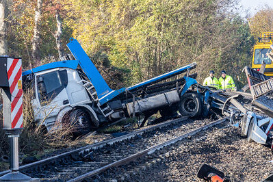 SCONTRO TRENO CAMION SENETICA