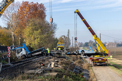 SCONTRO TRENO CAMION SENETICA