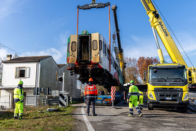 SCONTRO TRENO CAMION SENETICA