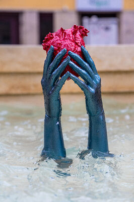 OPERA HXORO FONTANA PIAZZA REPUBBLICA FERRARA