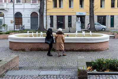 OPERA HXORO FONTANA PIAZZA REPUBBLICA FERRARA