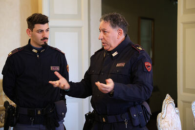 ENCOMIO AGENTI POLIZIA IN PREFETTURA