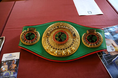 CONFERENZA STAMPA E PESO PUGILI DUCHESSA ISABELLA