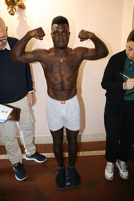 CONFERENZA STAMPA E PESO PUGILI DUCHESSA ISABELLA