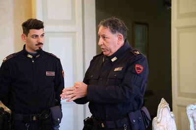 ENCOMIO AGENTI POLIZIA IN PREFETTURA