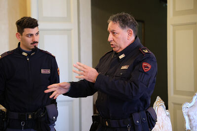 ENCOMIO AGENTI POLIZIA IN PREFETTURA