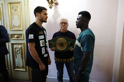 CONFERENZA STAMPA E PESO PUGILI DUCHESSA ISABELLA