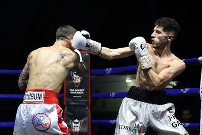 TITOLO MONDIALE PESI MEDI E ITALIANO PESI MOSCA