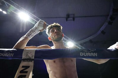 TITOLO MONDIALE PESI MEDI E ITALIANO PESI MOSCA