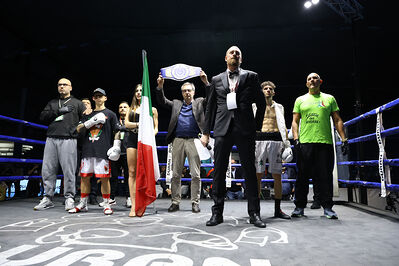 TITOLO MONDIALE PESI MEDI E ITALIANO PESI MOSCA