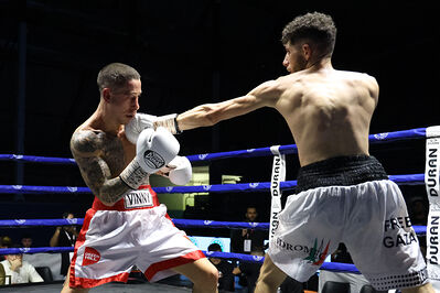 TITOLO MONDIALE PESI MEDI E ITALIANO PESI MOSCA