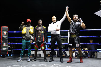 TITOLO MONDIALE PESI MEDI E ITALIANO PESI MOSCA