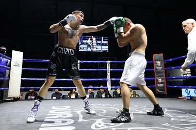 TITOLO MONDIALE PESI MEDI E ITALIANO PESI MOSCA