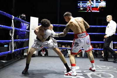 TITOLO MONDIALE PESI MEDI E ITALIANO PESI MOSCA