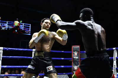 TITOLO MONDIALE PESI MEDI E ITALIANO PESI MOSCA