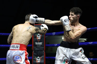 TITOLO MONDIALE PESI MEDI E ITALIANO PESI MOSCA