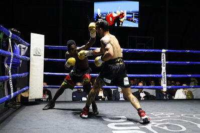 TITOLO MONDIALE PESI MEDI E ITALIANO PESI MOSCA