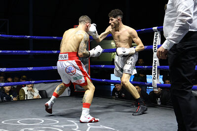 TITOLO MONDIALE PESI MEDI E ITALIANO PESI MOSCA