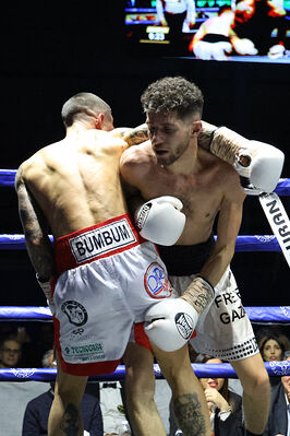 TITOLO MONDIALE PESI MEDI E ITALIANO PESI MOSCA