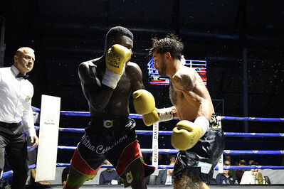 TITOLO MONDIALE PESI MEDI E ITALIANO PESI MOSCA