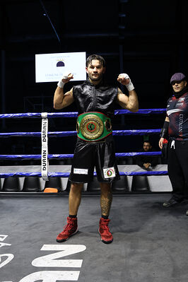 TITOLO MONDIALE PESI MEDI E ITALIANO PESI MOSCA