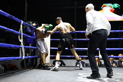 TITOLO MONDIALE PESI MEDI E ITALIANO PESI MOSCA