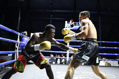 TITOLO MONDIALE PESI MEDI E ITALIANO PESI MOSCA