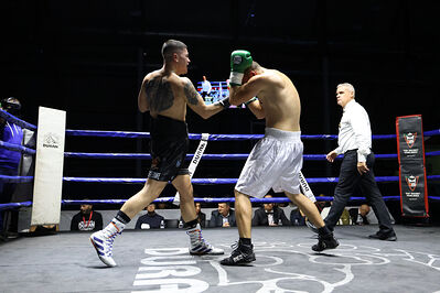 TITOLO MONDIALE PESI MEDI E ITALIANO PESI MOSCA