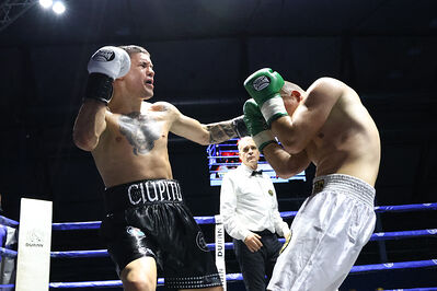 TITOLO MONDIALE PESI MEDI E ITALIANO PESI MOSCA