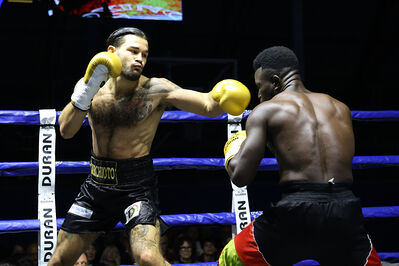 TITOLO MONDIALE PESI MEDI E ITALIANO PESI MOSCA