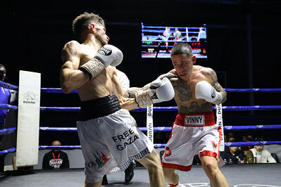 TITOLO MONDIALE PESI MEDI E ITALIANO PESI MOSCA