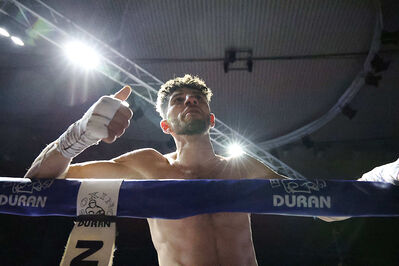 TITOLO MONDIALE PESI MEDI E ITALIANO PESI MOSCA