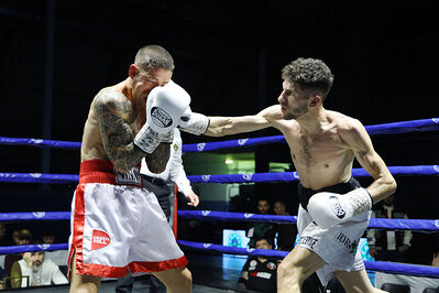 TITOLO MONDIALE PESI MEDI E ITALIANO PESI MOSCA