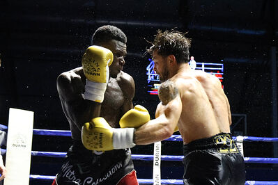 TITOLO MONDIALE PESI MEDI E ITALIANO PESI MOSCA