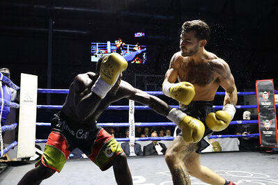 TITOLO MONDIALE PESI MEDI E ITALIANO PESI MOSCA