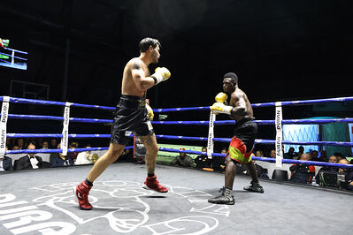 TITOLO MONDIALE PESI MEDI E ITALIANO PESI MOSCA